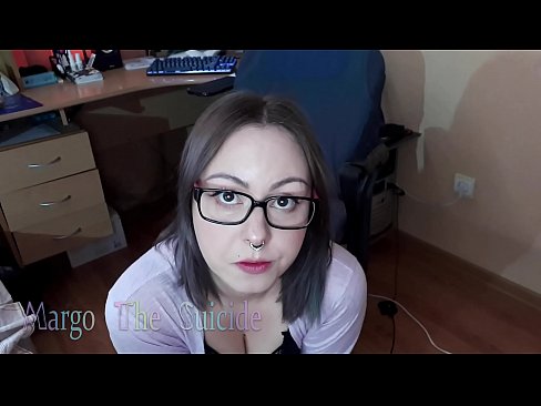 ❤️ Seksi djevojka s naočalama duboko siše dildo na kameri ️❌ Kurve kod nas ❌️❤